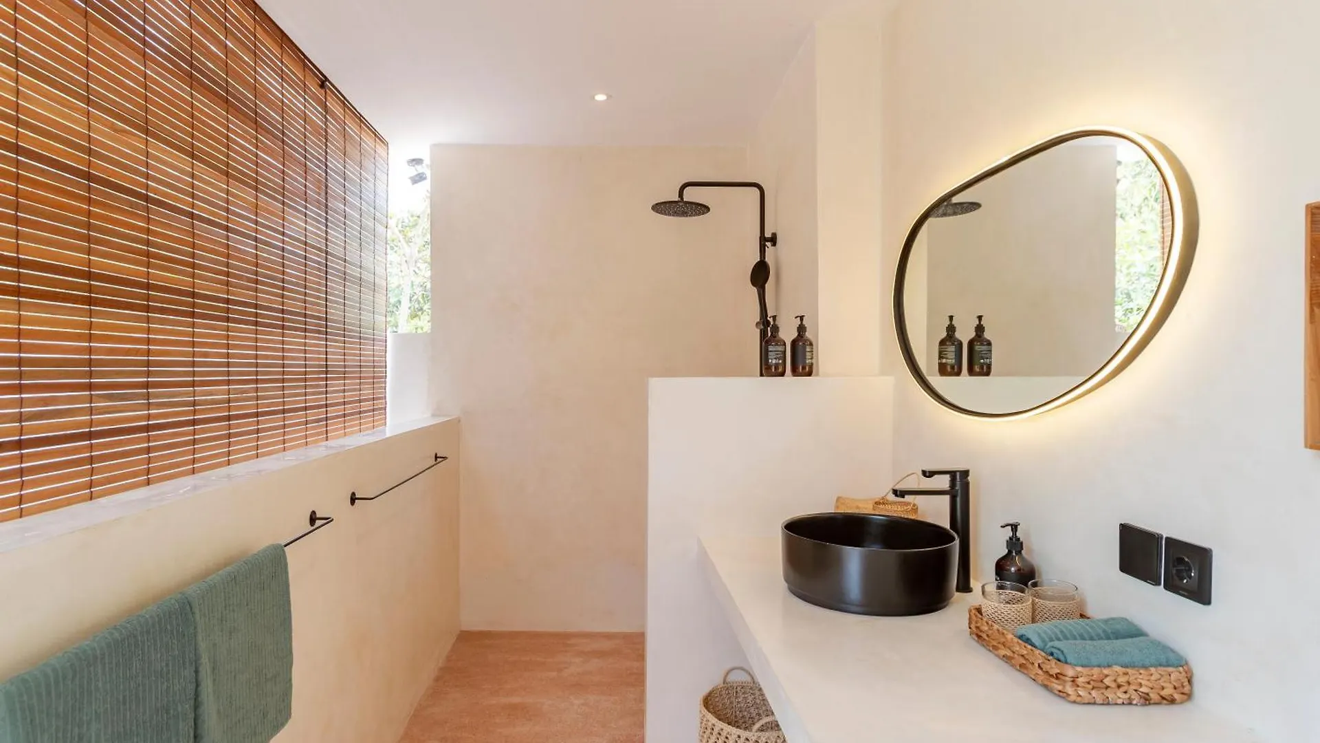 Villa Jodoh - Exciting Chic 4Br Stylish Villa Near Seminyak, Perfect For A Trendy Getaway Kerobokan   Kerobokan (Bali)