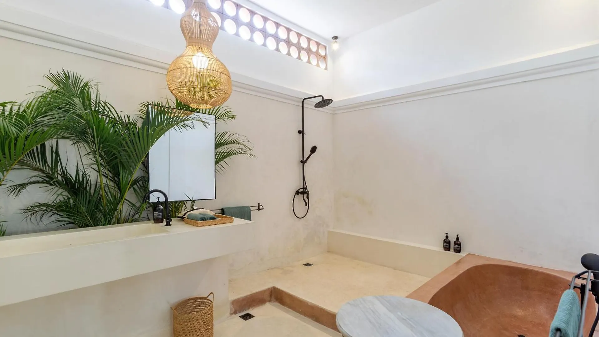 Villa Jodoh - Exciting Chic 4Br Stylish Villa Near Seminyak, Perfect For A Trendy Getaway Kerobokan  Indonesia