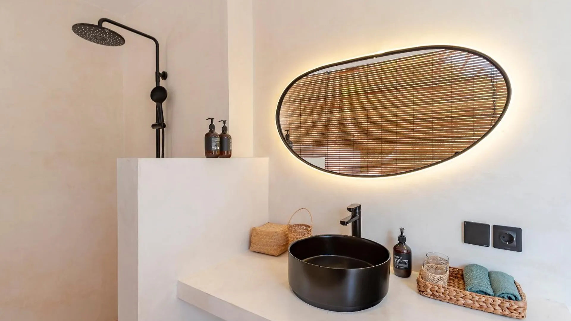 Villa Jodoh - Exciting Chic 4Br Stylish Villa Near Seminyak, Perfect For A Trendy Getaway Kerobokan  Kerobokan (Bali)