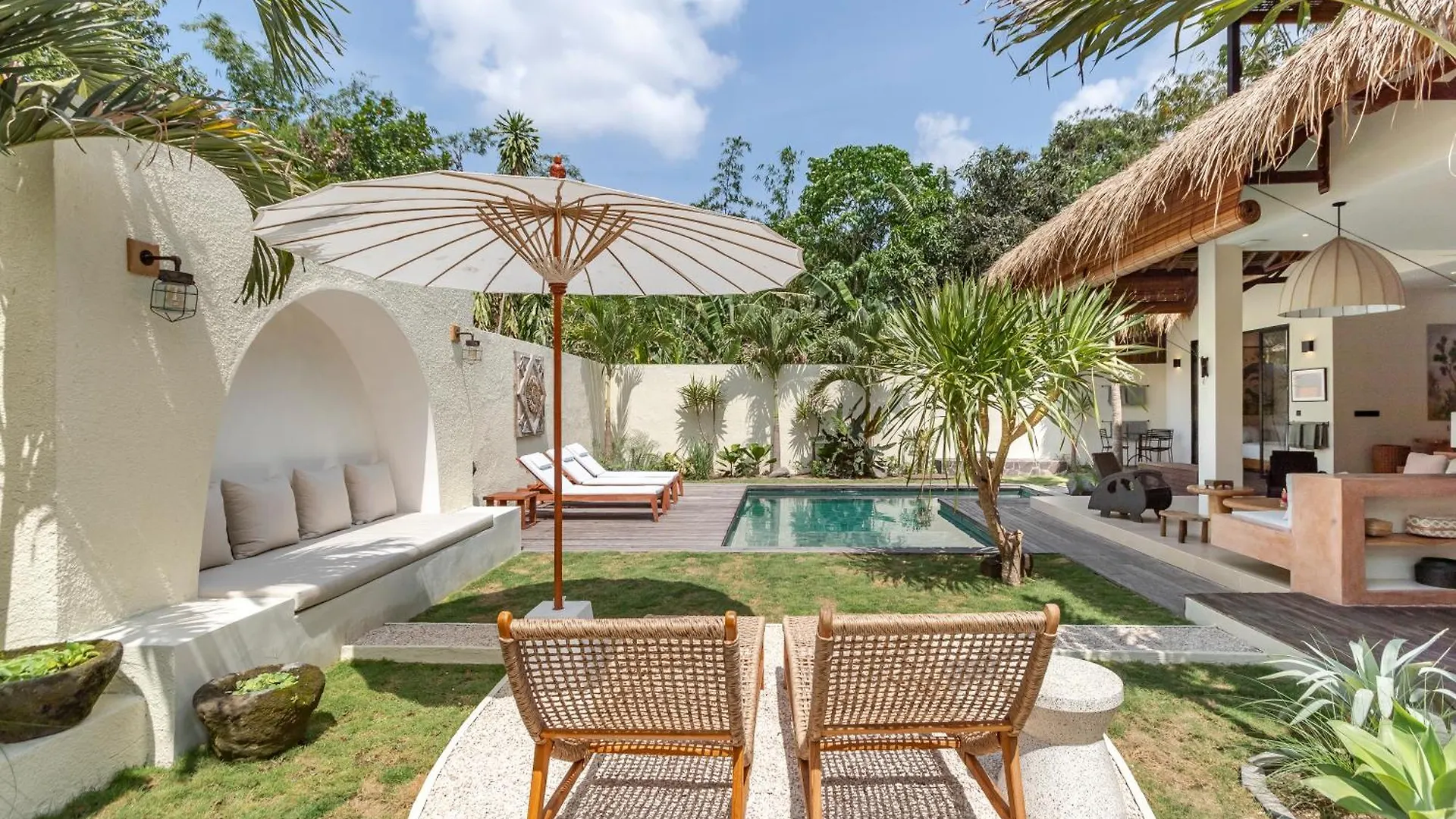 Villa Jodoh - Exciting Chic 4Br Stylish Villa Near Seminyak, Perfect For A Trendy Getaway contacts
